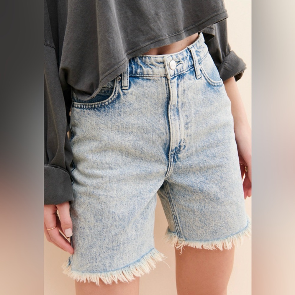 Lee Vintage Not-Your-Mom's Bermuda Shorts in Light Denim Size 28